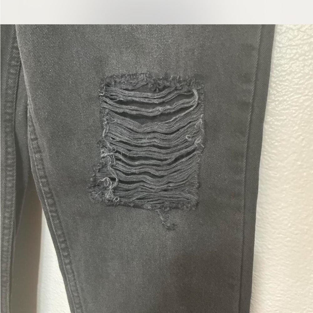 PrettyLittleThing Charcoal High Rise Ripped Jeans - Picture 7 of 8